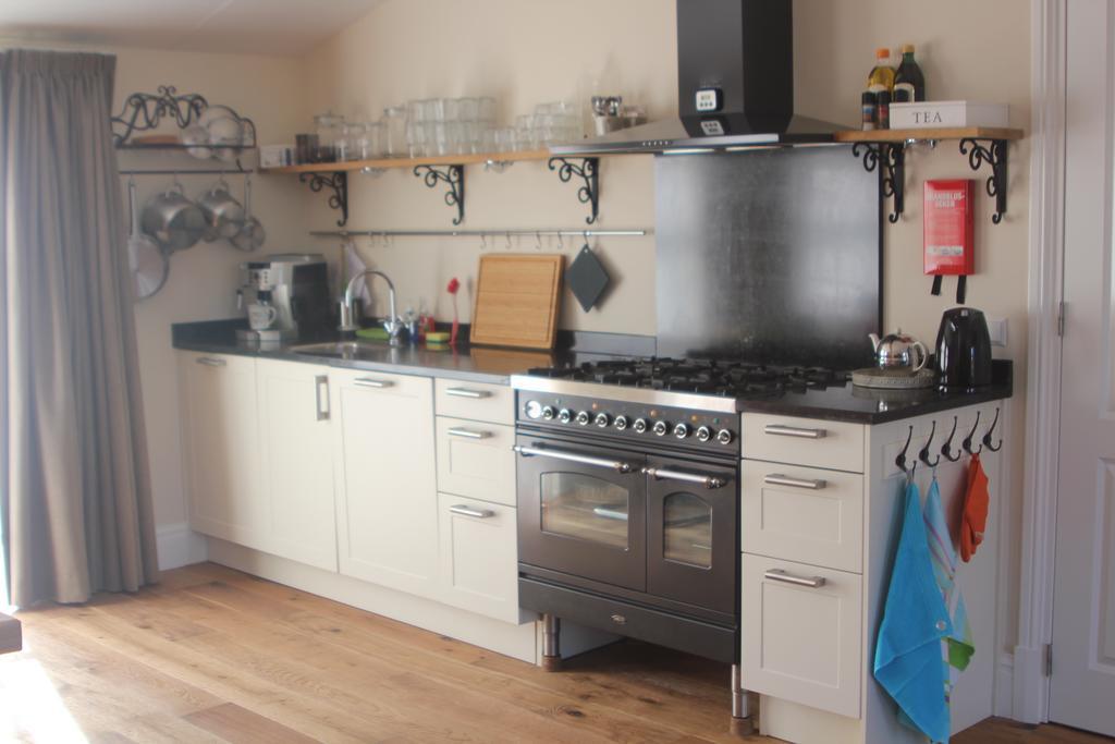 B&B Het Koetshuis Hazerswoude-Dorp Habitación foto